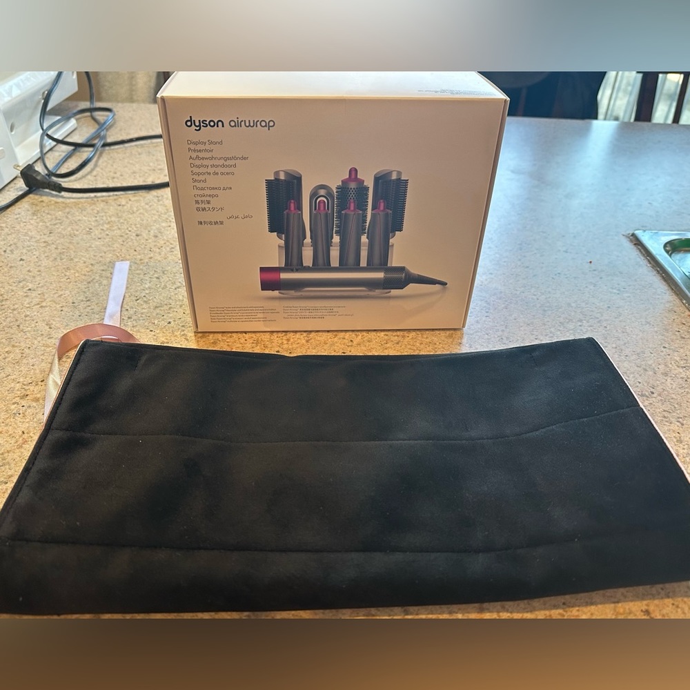 Stand & travel pouch for Dyson Airwrap Styler